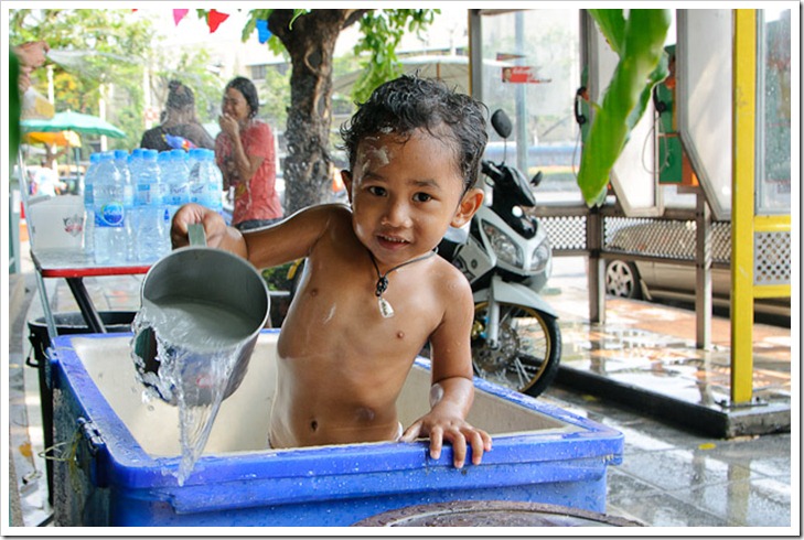 2011_04_13 D118 BKK Songkran D1 074