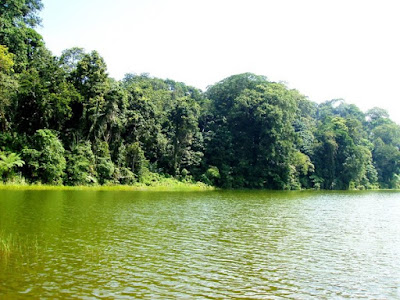 Situ Sangiang dan Makam Sunan Parung