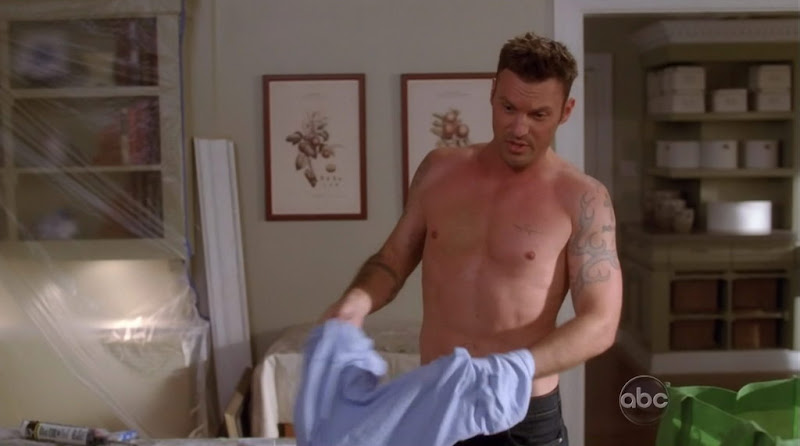 Brian Austin Green Shirtless on Desperate Housewives s7e02