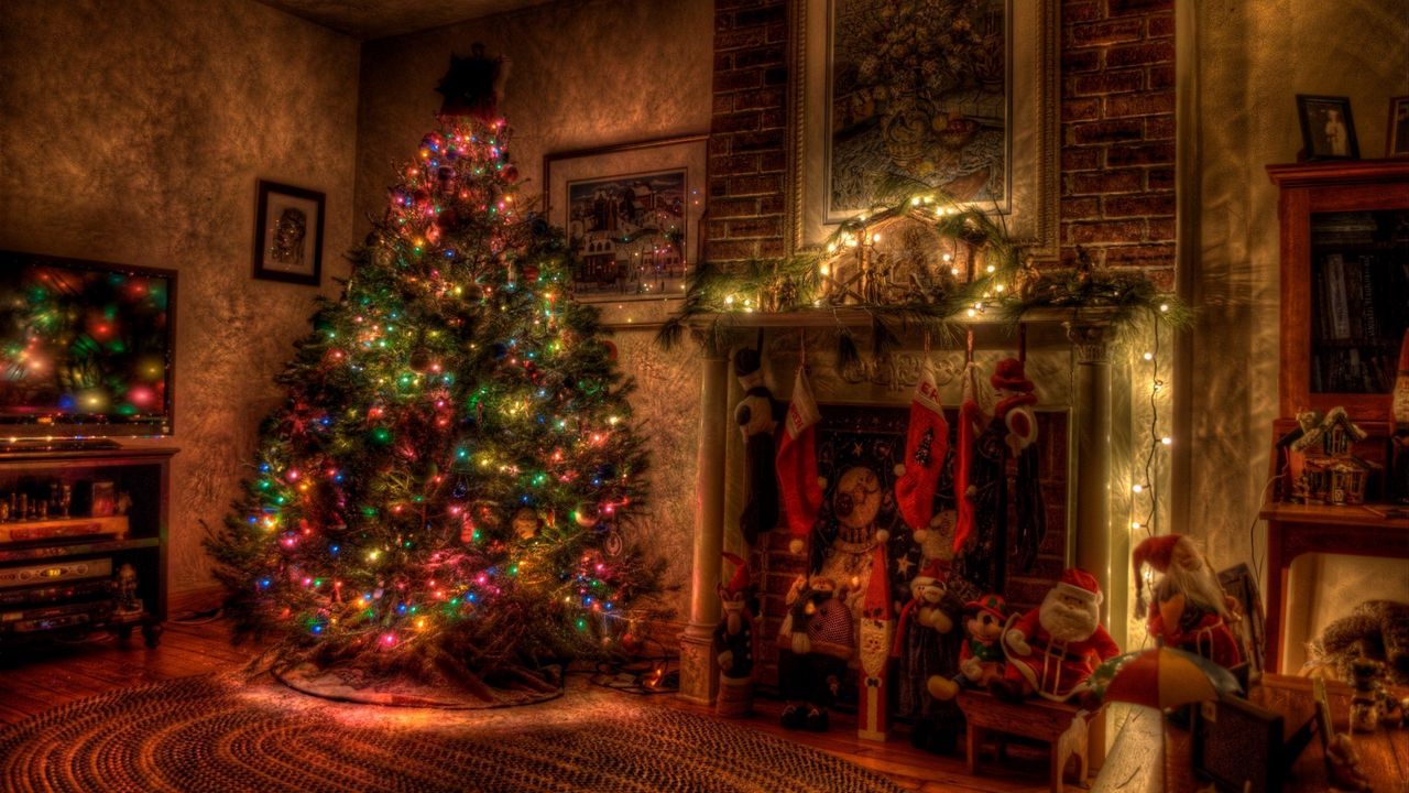 Wallpaper Tree Christmas Holiday Garland Fireplace Toys Stockings