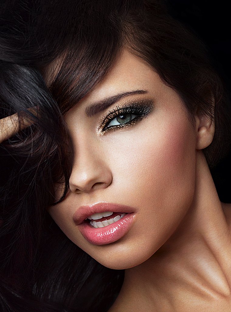 Adriana Lima photo of the day new pic from the VS beauty line 