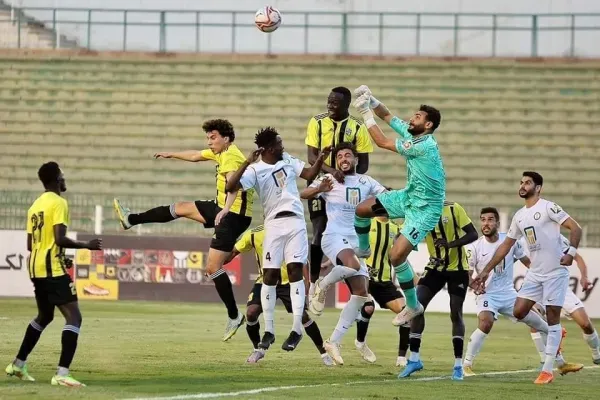 البنك الأهلى يتعادل مع المقاولون بهدف لمثلة في الدوري المصري