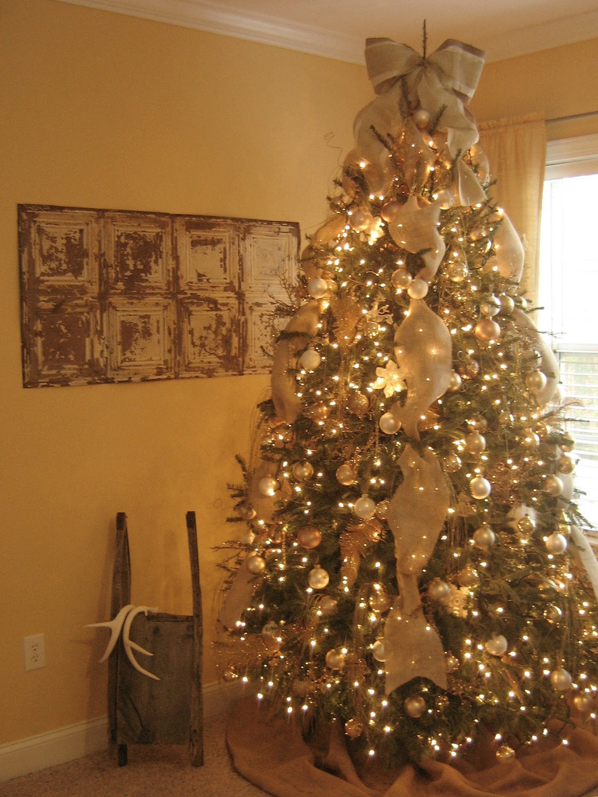  Christmas Joy!!! Burlap Inspired Christmas Tree! Vintage Rustic Cozy