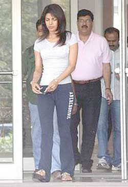 Priyanka Chopra Discharged Suburban Mumbai Hospital Stomach Infection and Over Exhaustion Pics