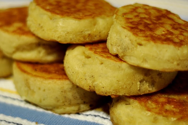 homemade crumpets