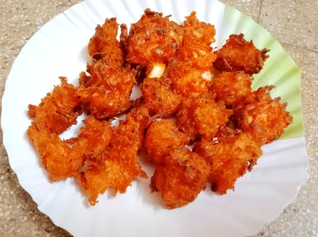 Spicy patta gobhi pakoda