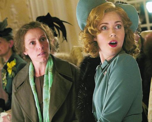 Frances McDormand as Miss Pettigrew neither glam'ed up nor glamorously 