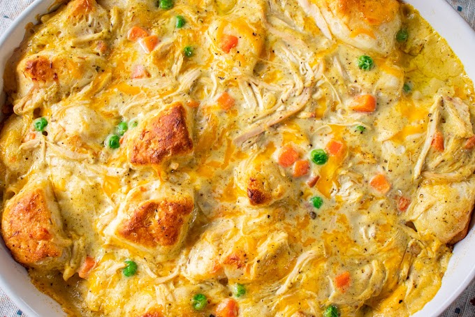 CHICKEN AND BISCUITS BAKE