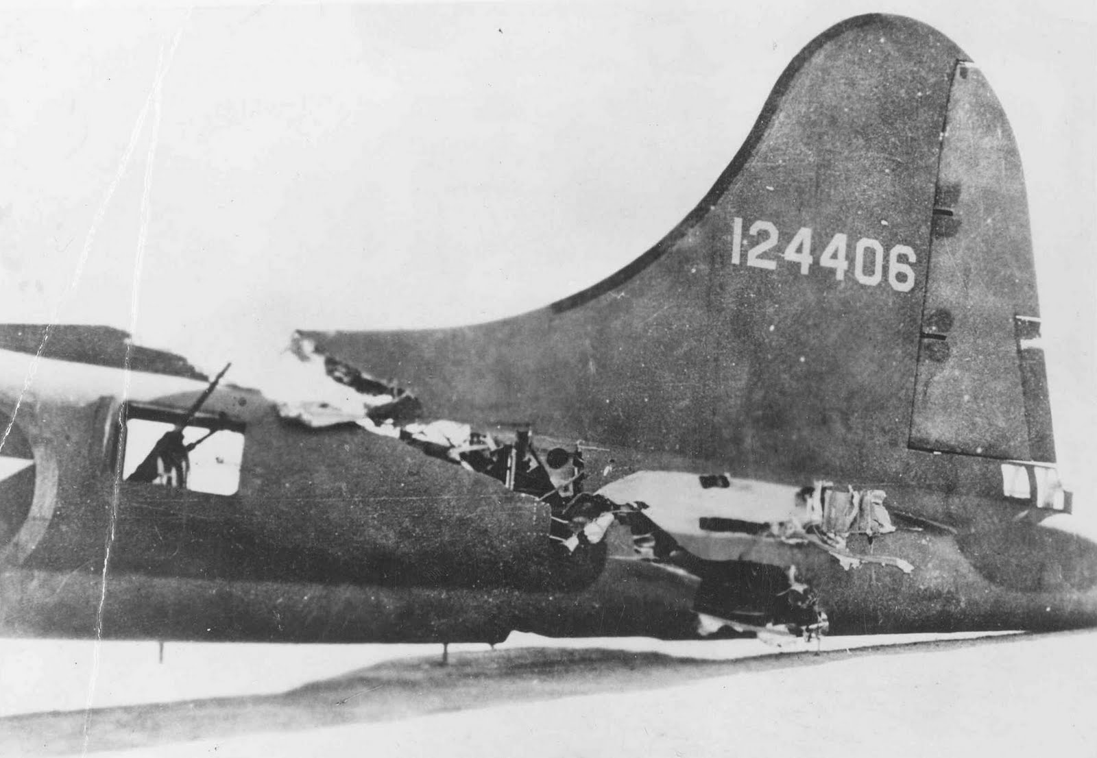 Under His Wings: The B-17 Flying Fortress, Part 2 - Crew