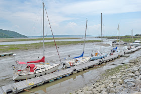 La marina de Baie-Saint-Paul à marée basse