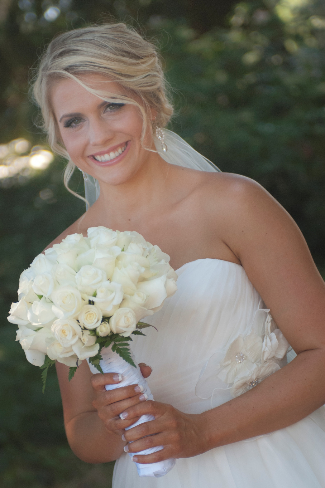 white carnations bouquets for weddings