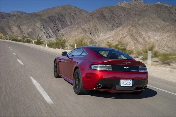 Aston Martin V12 Vantage S