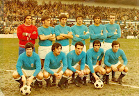 REAL OVIEDO - Oviedo, Asturias, España - Temporada 1972-73 - Lombardía, Carrete, Tensi, Juan Manuel, Jacquet e Iriarte; Javier, Bravo, Marianín, Galán y Uría - REAL OVIEDO 3 (Galán, Iriarte, Jacquet) GRANADA C. F. 0 - 24/09/1972 - Liga de 1ª División, jornada 4 - Oviedo, estadio Carlos Tartiere - El Oviedo se clasificó 12º en la Liga, con Eduardo Toba y Sabino Barinaga de entrenadores