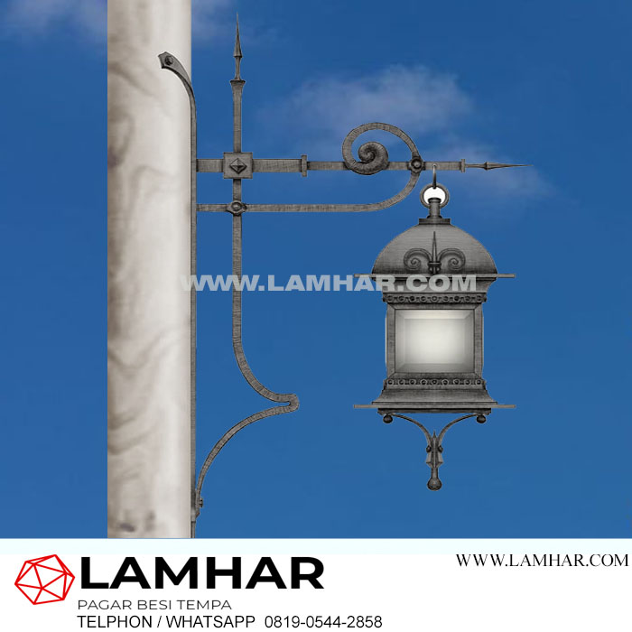 Lampu antik besi tempa