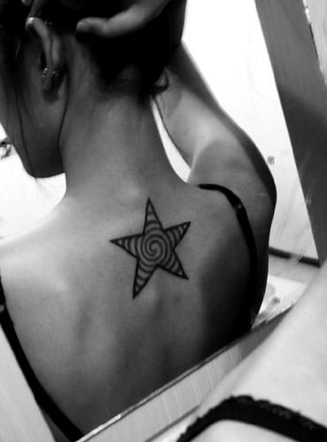 37 ideias de tatuagens inspiradas na magia encantadora das estrelas