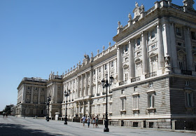 Fachada principal del Palacio Real desde la plaza de la Plaza de Oriente.