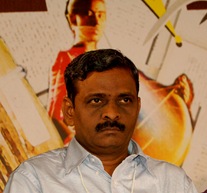 புத்தகங்களாலும், இசையாலும் நடந்த திருமணம்!