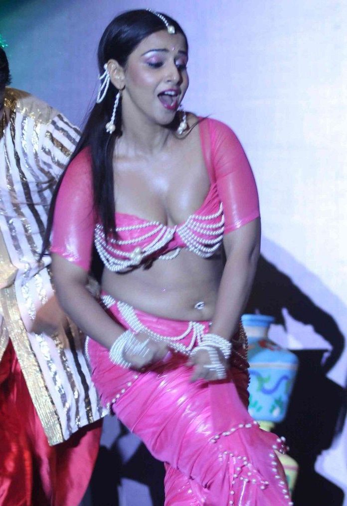 Vidya+Balan%27s+Sexy+ooo+Lala+Oh+Lala12+.jpg