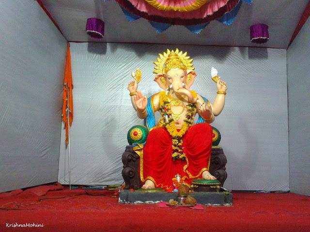 Image: Lord Ganesha with Prosperous Golden Aura