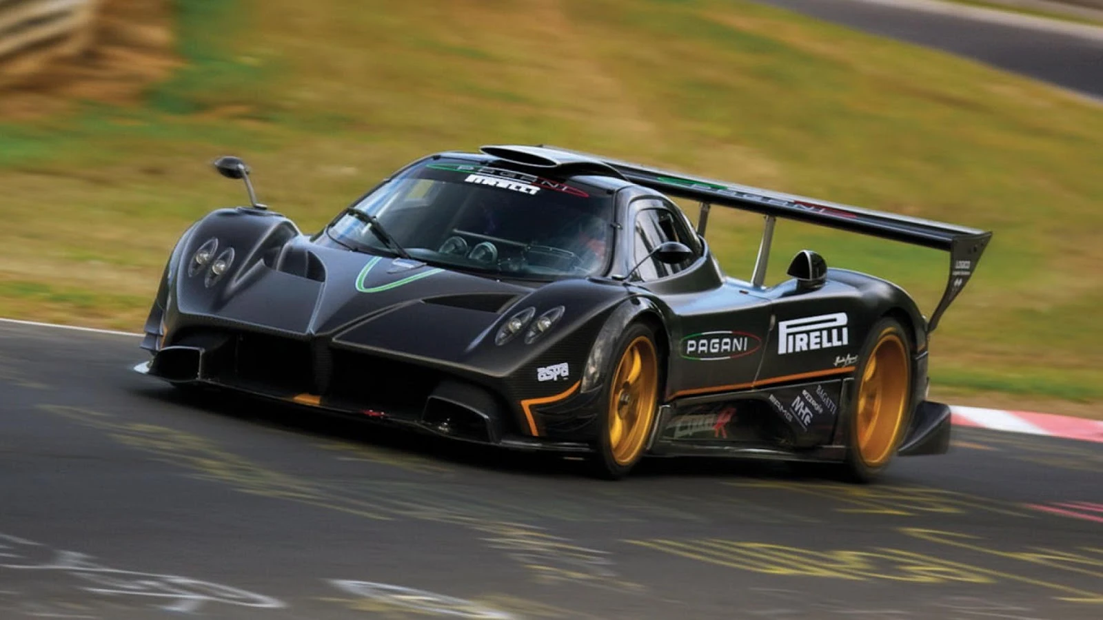 Pagani Zonda R sức mạnh 749 mã lực