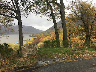 Pretty colored trees on the Hudson River