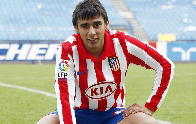 Atlético Madrid new player Eduardo Salvio unveiled at the Vicente Calderón