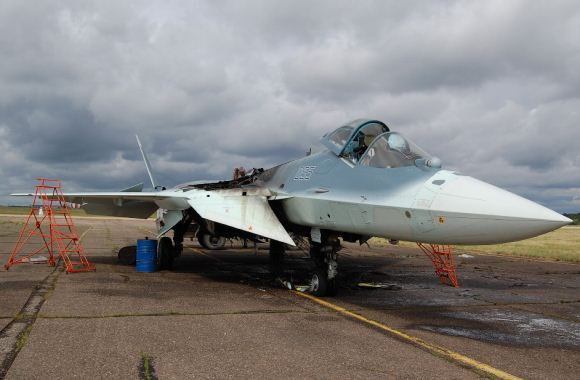 http://www.artileri.org/2014/06/sukhoi-t-50-rusia-terbakar-saat-mendarat.html