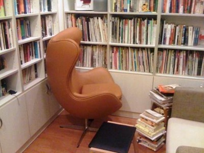 egg chair