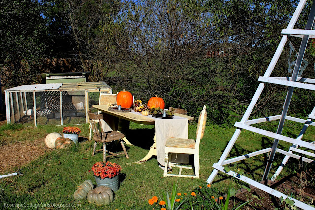 farmhouse pumpkin tablescape 