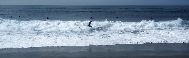 Surfing in the Cantabrian Sea - Haciendo surf en el mar Cantábrico