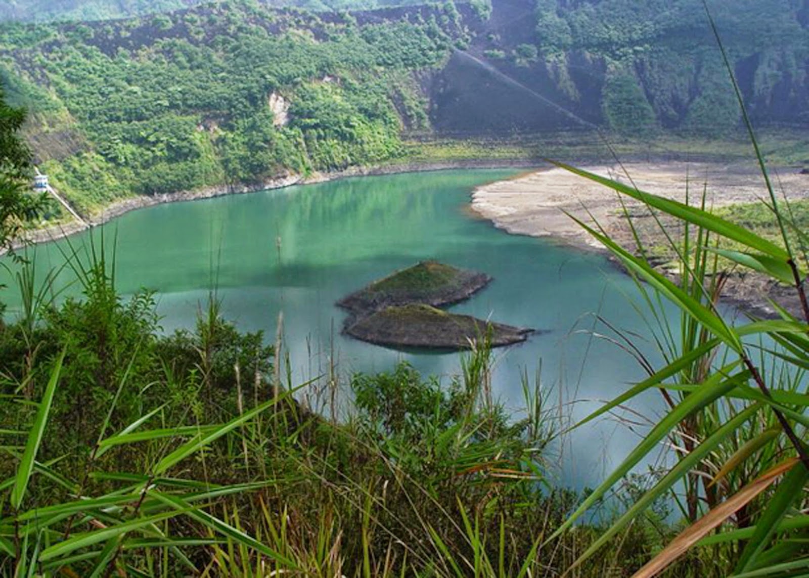 Indahnya Wisata Alam Kawah Gunung Galunggung Tasikmalaya 