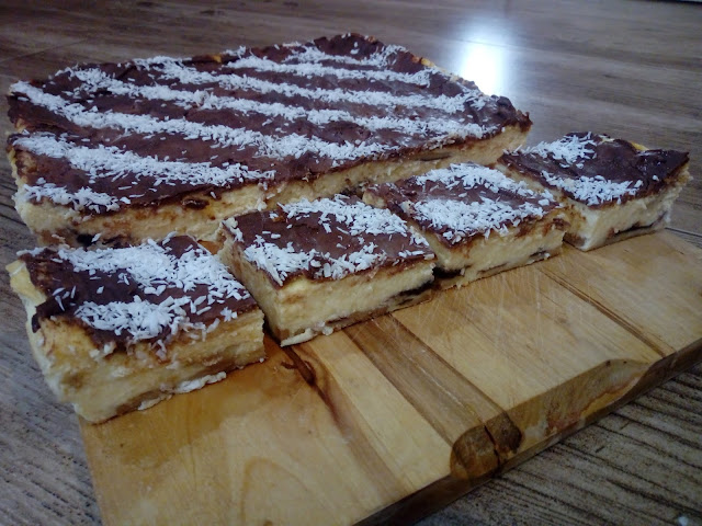 sernik budyniowy sernik na markizach sernik na ciastkach sernik na herbatnikach sernich z żółtek sernik z czekoladą sernik w kąpieli wodnej