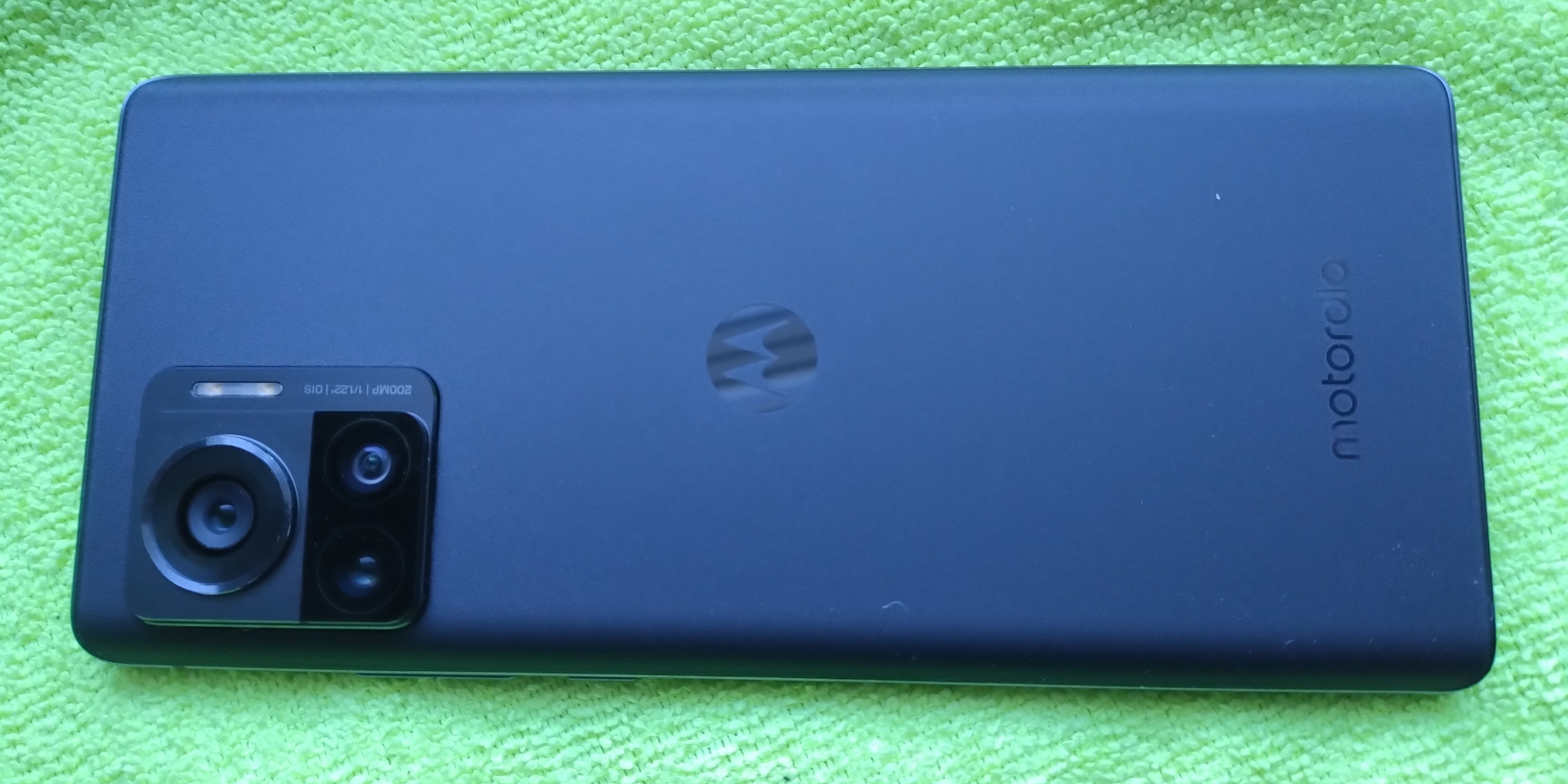 Motorola Edge 5G has a premium feel for a mid-range price