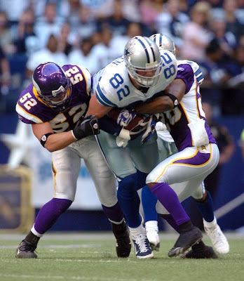 Dallas Cowboy Tight End Jason Witten Tackled By 2 Viking Players