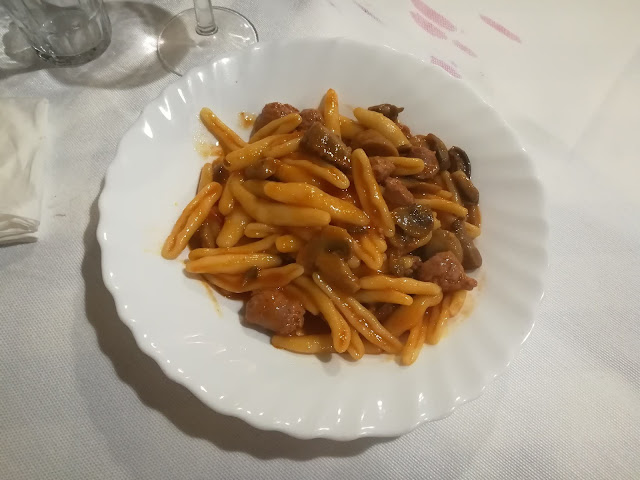 Uno dei primi piatti alla trattoria "La Pace dei Sensi" a Corato (BA)