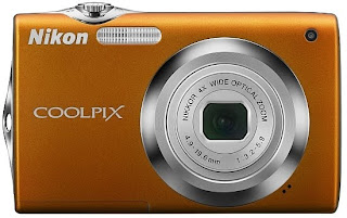 Nikon Coolpix S3000-  stylish and fashion