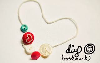 http://goodknits.com/blog/2011/01/21/d-i-y-button-bookmark/