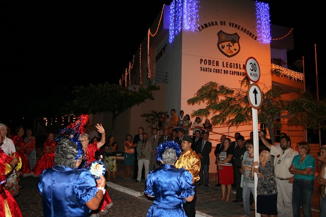 Câmara Municipal de Santa Cruz vivencia Natal de Luz e apresentações culturais