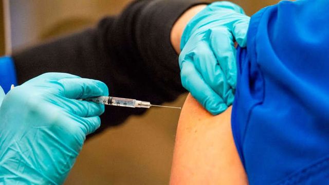 Vacunas Moderna y Pfizer darían inmunidad contra el covid-19 durante años, según estudio