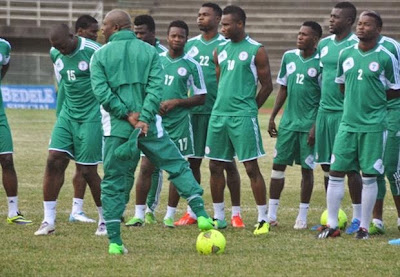 Ebola Update : John Obi Mikel arrives super eagles camp in protective gloves 