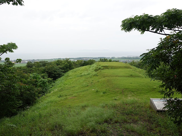 鳥取県西伯郡大山町妻木　鳥取県立むきばんだ史跡公園　首長の墓