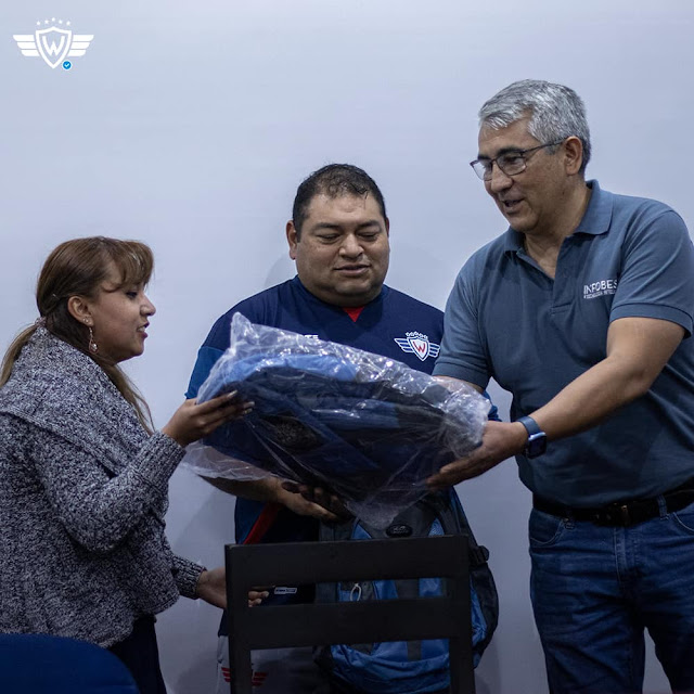 Nos sentimos muy orgullosos y agradecidos de presentar a un nuevo tripulante en la nave Roja. 🛫💻🤝🏻