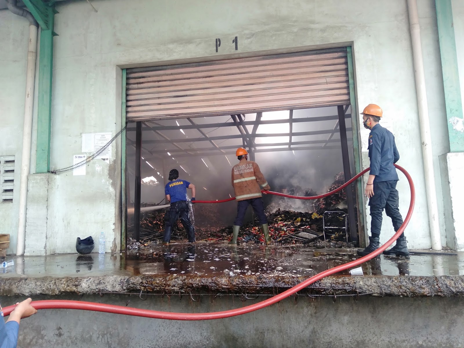 Loker Pabrik Indomie Tanjung Morawa - Pabrik Terbakar, Gaji Belum Diterima Full, Buruh Pabrik ...