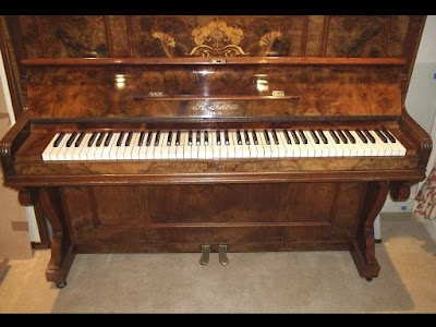 Piano Antik