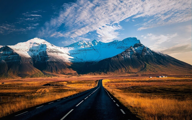 Đảo quốc Iceland được mệnh danh là thiên đường dành cho những người mê du lịch khám phá và nhiếp ảnh gia chụp ngoại cảnh. Đất nước nằm giáp vòng cực Bắc này sở hữu điều kiện tự nhiên đa dạng núi lửa, suối nước nóng, mạch nước phun, hồ, sông băng… và đặc biệt là “đế chế” của những thác nước hùng vĩ.