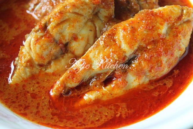 Asam Pedas Ikan Merah Melaka Yang Sedap - Azie Kitchen