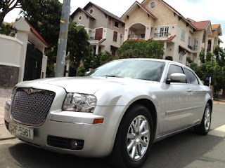 xe tự lái Chrysler 300C Limited