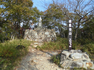 赤穂市にある雄鷹台山、山頂のモニュメント