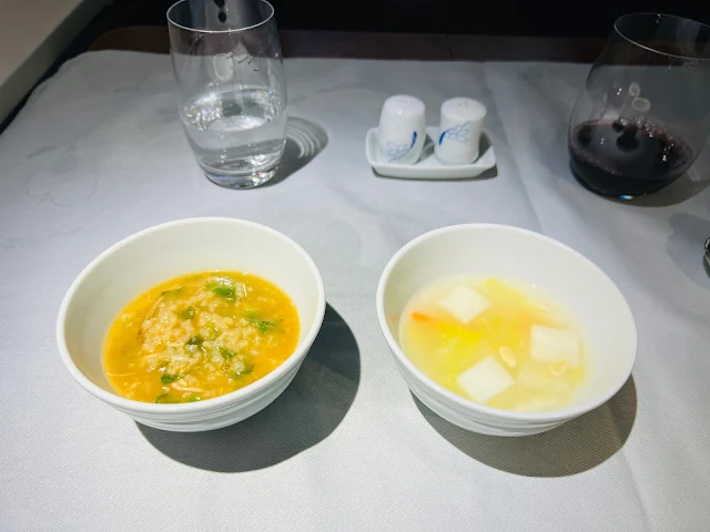 Review: Korean Air KE11 First Class Boeing 747-8i Seoul Incheon (ICN) to Los Angeles (LAX)