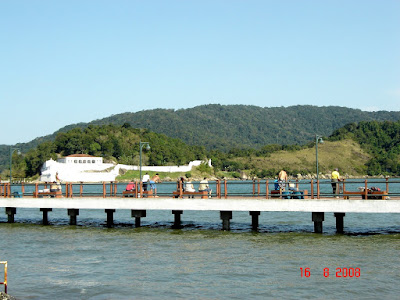 Deck do Pescador - Ponta da Praia - Santos - SP - Brasil - 16-Ago-2008 - Foto de Emilio Pechini